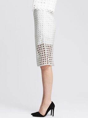 Banana Republic White Eyelet Midi skirt Sz0 NWOT